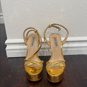 Steve Madden Metallic Gold Platform Heels